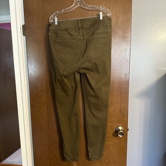 Torrid Olive Green Jegging - Picture 3 of 3